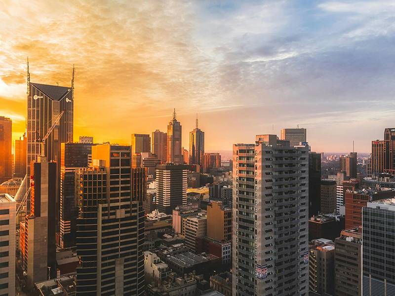  〈財經週報-降息行情〉利率連6凍、信用管制不變 預料房市買氣續低迷 