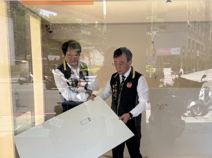  房仲業爆資源爭議！業務員怒控「店家只給影印機」 加盟店東嘆：租金成本壓垮 