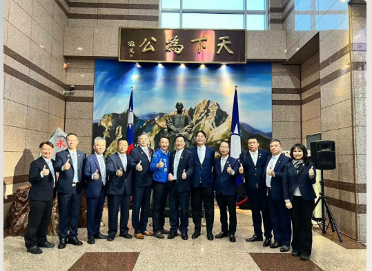 房仲全聯會王瑞祺理事長拜會鄭麗文　提七大住宅與不動產政策建言