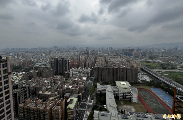  房貸長龍推高利率 20縣市地板價突破2.5％ 
