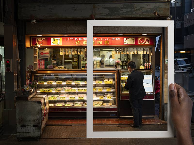  🕊️ 堂娜遺憾病逝！一代玉女歌手的務實房產課：為何「買店面」比買豪宅更保值？ 