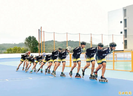  苗栗頭份六合綜合運動場缺乏遮蔽 促參標租廠商斥資1.2億將設太陽能風雨球場 