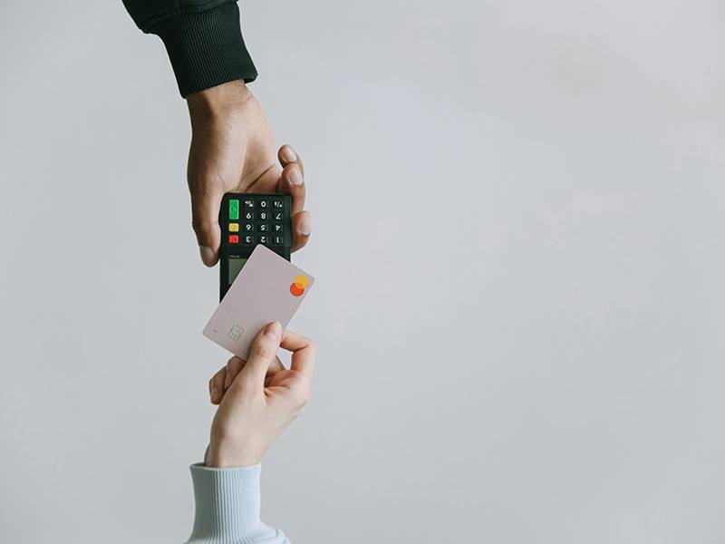  央行鐵腕打房 銀行看政策擔心三垮 
